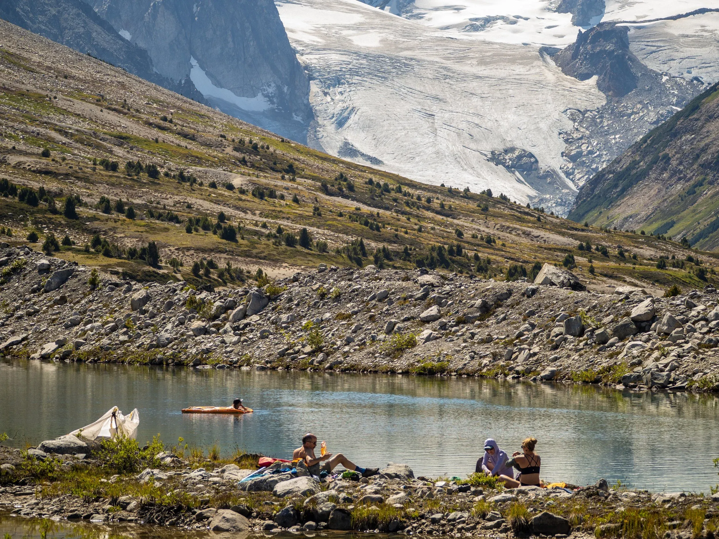 We intentionally picked a straightforward half day mission, as the crew was super keen for an epic lake day party in possibly the most beautiful floaty lake you can find!